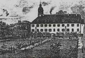 La façade sud-ouest de l'ancien collège.