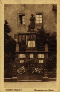 L'ancien monument aux morts bitchois.