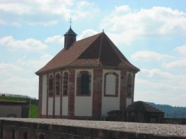 Le chevet de la chapelle Saint-Louis.