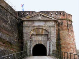 L'entrée principale de la citadelle de Bitche.