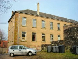 Une partie des bâtiments très grands de la maison Saint-Conrad de Bitche.