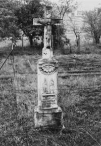 La croix est érigée en 1902 (photographie du service régional de l'inventaire de Lorraine).