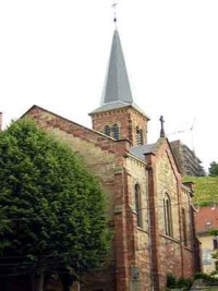 Le chevet de l'église dans la rue de l'Abattoir.