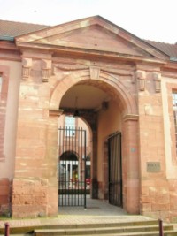 L'ancien hôpital militaire Rocca, situé rue Saint-Augustin, date de la fin du XVIIIe siècle.