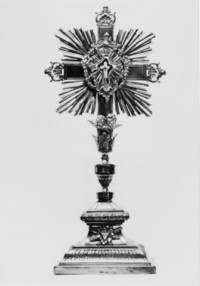 Le reliquaire de la Vraie Croix vu de face (photographie du service régional de l'inventaire de Lorraine).