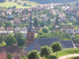 L'église Sainte-Catherine vue depuis le plateau inférieur de la citadelle de Bitche.