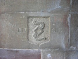 Les armes de la ville de Bitche sont gravées dans le tunnel d'entrée de la citadelle.