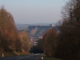 La cité bitchoise et sa forteresse vues depuis les hauteurs de la Rosselle. La cité bitchoise et sa forteresse vues depuis les hauteurs de la Rosselle.