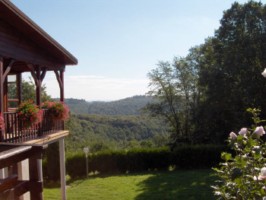 Le chalet du Club Vosgien (photographie de la com. de com. du pays du verre et du cristal).