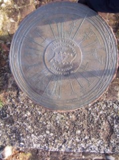 Au sommet des ruines, d'où l'on jouit d'une vue imprenable sur les Vosges du nord, une plaque d'orientation a été installée par le Club vosgien.
