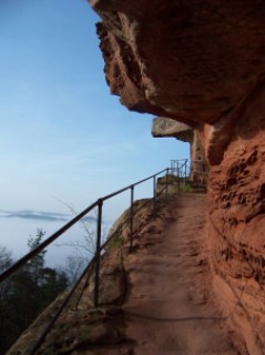 La rampe d'accès au sommet des ruines.