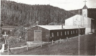 L'église provisoire a servi à la communauté villageoise entre 1945 et 1959.