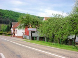 L'entrée du hameau de la Schwangerbach en venant de Lemberg.