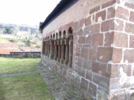 La colonnade de l'ossuaire de Schorbach.