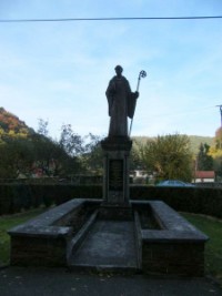 Une belle statue de saint Bernard de Clairvaux est érigée en 1935 par l'abbé Drexler dans le village, afin de commémorer le huit-centième anniversaire de la fondation de l'abbaye.