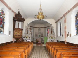 L'intérieur de l'église Sainte-Élisabeth, ancienne chapelle des visiteurs de l'abbaye, devenue église paroissiale du village au début du XIXe siècle.