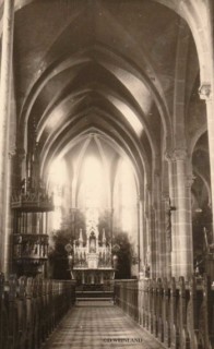 La nef de l'église Saint-Pierre au début du XXe siècle (photographie de la commune d'Enchenberg).