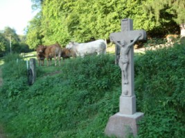 Une croix de chemin est érigée dans le hameau de Guisberg en 1856.