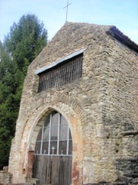 Dans l'écart de Weidesheim, la chapelle Sainte-Barbe est reconstruite au XVe siècle et réduite à son chœur depuis la seconde guerre mondiale.