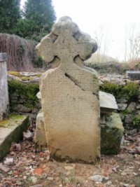 Un petit cimetière entoure la chapelle.