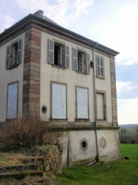 Le nouveau ch&acirc;teau, de style n&eacute;oclassique, est reconstruit &agrave; la veille de la R&eacute;volution fran&ccedil;aise.
