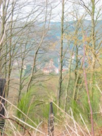 L'église de Lambach depuis les hauteurs du Bitscherberg.