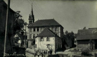 L'église Saint-Georges au début du XXe siècle.
