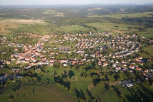 Vue aérienne du village de Petit-Réderching.
