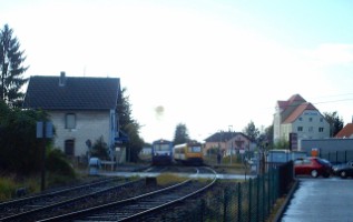 La gare de Petit-Réderching se situe dans l'écart du Meyerhof.