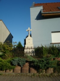 Une seconde croix est érigée rue des vergers.