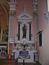 L'autel latéral droit de l'église Saint-Marc de Siersthal est dédié à saint Joseph.