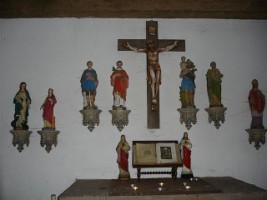 L'intérieur de la chapelle et une partie des quatorze Saints Auxiliaires.