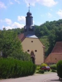 Le chemin de croix se situe dans la chapelle Sainte-Odile de Bousseviller, en bordure de la route de Bitche à Pirmasens.