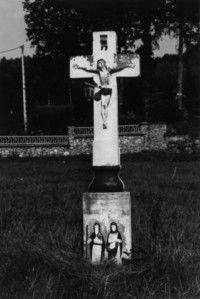 La croix date de la première moitié du XIXe siècle (photographie du service régional de l'inventaire de Lorraine).