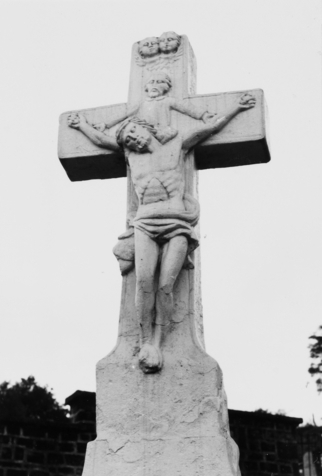 Le crosillon de la croix du cimetière de Breidenbach (photographie du Service régional de l'inventaire de Lorraine).
