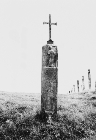 La croix Warnoth-Jung a été érigée en 1743 (photographie du service régional de l'inventaire de Lorraine).