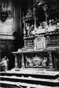 Le maître-autel de l'église paroissiale en 1939-1940.