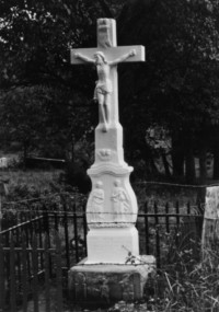 La croix est élevée en 1863 (photographie du service régional de l'inventaire de Lorraine).