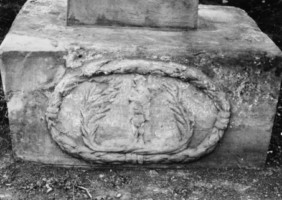 Le socle de la croix après la restauration (photographie du service régional de l'inventaire de Lorraine).