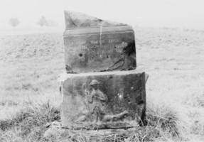 Les vestiges du socle (photographie du service régional de l'inventaire de Lorraine).