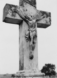 Le croisillon de la croix (photographie du service régional de l'inventaire de Lorraine).