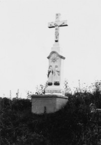 La croix date de la première moitié du XIXe siècle (photographie du service régional de l'inventaire de Lorraine).