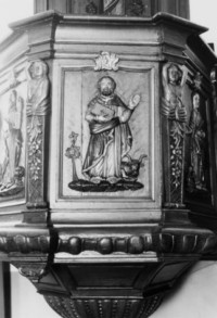 Saint Luc sur une face de la cuve de la chaire (photographie du service régional de l'inventaire de Lorraine).