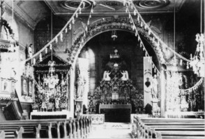Le chœur de l'église Saint-Maurice avant-guerre.
