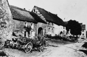 La rue principale vers les années 1930 (photographie du Service régional de l'inventaire de Lorraine).