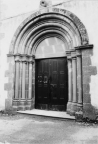 Le portail occidental de l'église Saint-Maurice (photographie du Service régional de l'inventaire de Lorraine).
