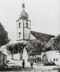 L'église paroissiale et son bulbe avant la seconde guerre mondiale.