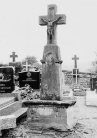 La croix de cimetière est élevée en 1859 (photographie du service régional de l'invenaire de Lorraine).