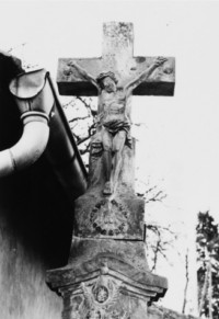 Le croisillon de la croix (photographie du service régional de l'inventaire de Lorraine).