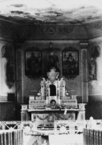 Le maître-autel de l'église de Schweyen en 1945.